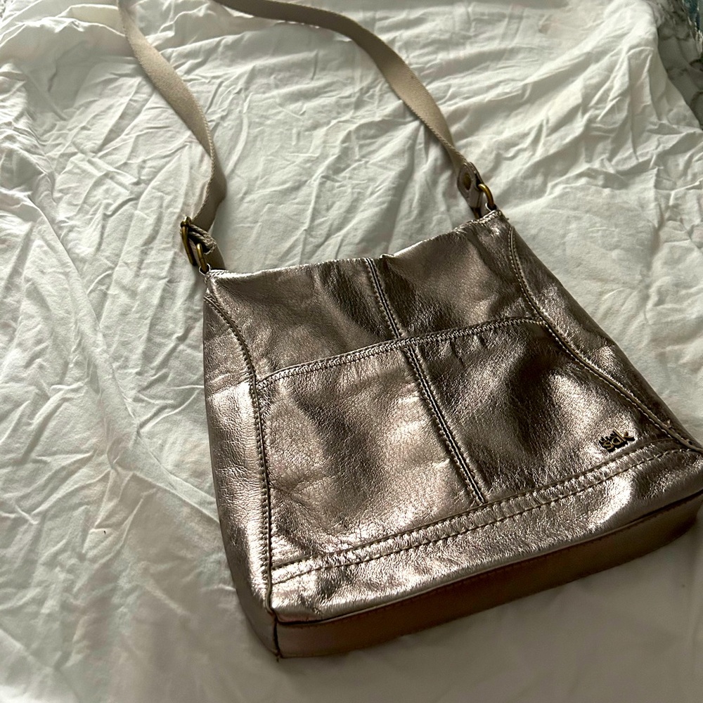 The Sak brand purse. Great condition!